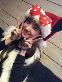 ハン・チェヨンは18日、中国版ツイッター「微博」（ウェイボ）に「あっという間にクリスマス！私もクリスマスパーティー!！今日はミニーマウスサンタクロースです」というコメントと共に写真を公開した。写真=ハン・チェヨンの微博