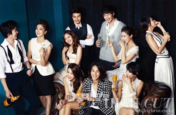 キム・ソナ、ソン・ユリ、パク・ミニョン、イ・ドンウク、キム・ボムらトップスターのクリスマスグラビアが公開された。写真=HIGH CUT
