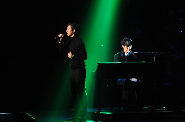 コン・ユ、日本武道館でデビュー10周年記念ファンミーティング（13）
