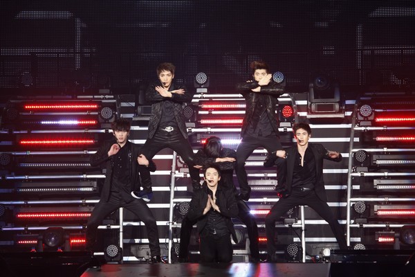 K-POP“野獣アイドル ”の2PM（ツーピーエム）が、12月14日に全国ツアー『2PM ARENA TOUR 2011“REPUBLIC OF 2PM”』のさいたまスーパーアリーナ公演を行った。撮影=チャニ・キム