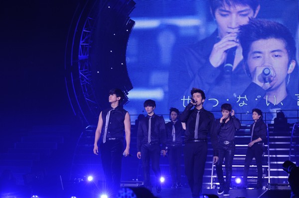 K-POP“野獣アイドル ”の2PM（ツーピーエム）が、12月14日に全国ツアー『2PM ARENA TOUR 2011“REPUBLIC OF 2PM”』のさいたまスーパーアリーナ公演を行った。撮影=今津聡子