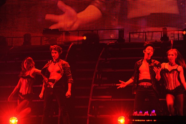 2PM『2PM ARENA TOUR 2011“REPUBLIC OF 2PM”』を開催―さいたまスーパーアリーナ（31）