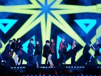 29日に行われた『2011SBS歌謡大典』では、SUPER JUNIOR（スーパージュニア）と少女時代が共演し、華やかなステージを繰り広げた。