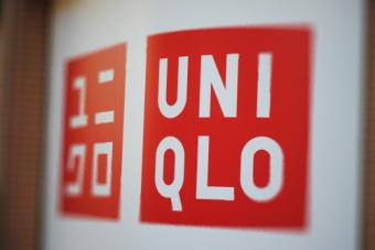 ファーストリテイリング＜９９８３＞（東１）は５日の大引け後、１２月の月次動向（国内ユニクロ事業売上推移速報）を発表。