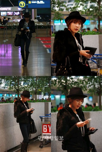 女優チョン・ユミが、ドラマ「千日の約束」の日本プロモーションのため、9日の午前6時に仁川国際空港に姿を表し、ブラックで統一された抜群のファッションセンスを見せた。
