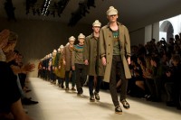 バーバリー プローサムが2012年秋冬メンズコレクションをライブストリーミングで配信！