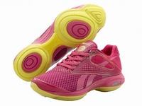 簡単にエクササイズが出来ると話題のリーボックのイージートーンシリーズから新作登場