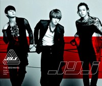 韓国の男性3人組グループ「JYJ」(元東方神起のメンバー、ユチョン・ジェジュン・ジュンスによって作られたグループ)の日常を撮ったドキュメンタリー『The Day』の劇場上映が突如中止となり、所属事務所側は強硬な対応を示唆した。写真=JYJ