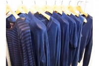 上質感溢れる美しい藍染めが印象的なm's braqueとJOHN SMEDLEYのコラボレーションニットが発売