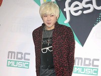 韓国MBCミュージックフェスティバルに出演したペク・チョンガン（1）