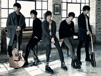 男性バンドFTISLAND（エフティー・アイランド）が発売と同時にアルバム売上げ1位を獲得し、華々しいカムバックを予告した。