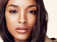 BURBERRY BEAUTYからベースメイクがメインのお得な限定コフレが登場