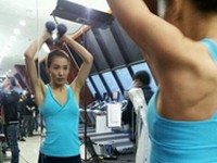 韓国SBS月火ドラマ『サラリーマン　チョ・ハンジ』に出演中のキム・ソヒョンが、すらっとしたボディーラインに隠された意外な筋肉を披露し、話題を集めている。写真=ファンタジオ
