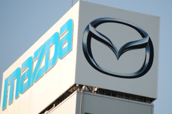 マツダ＜７２６１＞（東１）は、３円高の１３７円と小幅の３営業日続伸。現在の水準は、昨年来安値１１７円（２０１２年１月１８日）に対しわずかに戻している状況。