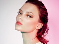 THREEの新色コスメで完成する、肌から着替える魅惑のサマーフェイス