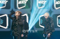 今年、多くの期待を受けてデビューした新人ボーイズグループ NU'EST(ニューイースト)が、抜群の歌唱力と華麗でインパクトのある完璧なステージで、多くの女性の心を掴んだ。