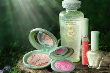 PAUL&JOE BEAUTE(ポール＆ジョー ボーテ)の夏の限定＆新アイテムで、妖精のような輝きのメイクをまとおう