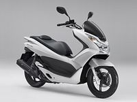 PCX150（パールヒマラヤズホワイト）（画像：ホンダ）