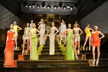 アトリエ ヴェルサーチが2012-13年秋冬コレクションよりランウェイに復活