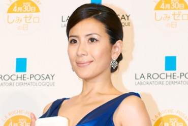 内面から繊細な美しさを放つ「素肌」を持つ長谷川理恵、その美しさの秘密はUVケア