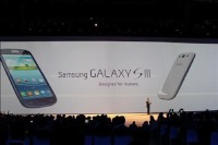韓国のサムスン電子は3日、同社スマートフォン「GALAXY S」の最新モデル「GALAXY S3」を2012年のオリンピック開催地ロンドンで世界で初めて公開した。