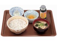 たまごかけごはん朝食（並）200円（写真：ゼンショーホールディングス）