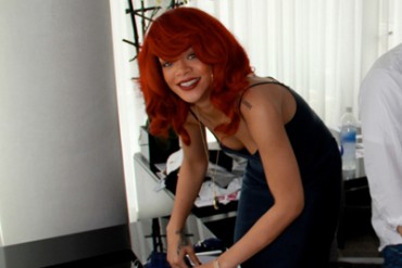 リアーナがアルマーニのカプセルコレクションをデザイン