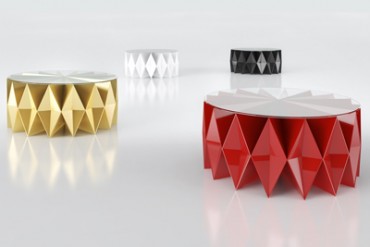 モスキーノの道化師をモチーフにした斬新な家具コレクション