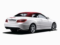 「E 350 BlueEFFICIENCY Cabriolet Exclusive Limited」（画像：メルセデス・ベンツ日本）