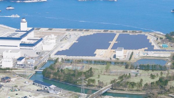 仙台太陽光発電所の外観（写真：東北電力）