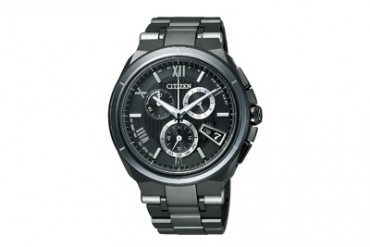 シチズン「アテッサ」から光をテーマに25周年限定モデル