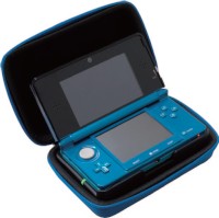 任天堂の携帯型ゲーム機「ニンテンドー3DS」用の充電機能付き保護ケース「CYBER・セミハードチャージケース」