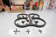 2010年に話題になったiPhoneで操作可能なカメラつきの小型ラジコンヘリコプター「Parrot AR.Drone」という商品がありましたが、新型の「AR.ZDrone 2.0」が来月発売されるようです。