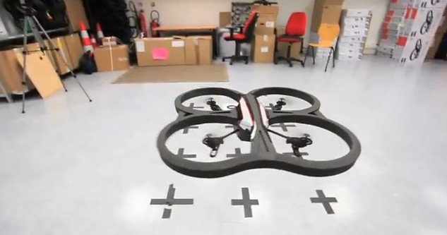 2010年に話題になったiPhoneで操作可能なカメラつきの小型ラジコンヘリコプター「Parrot AR.Drone」という商品がありましたが、新型の「AR.ZDrone 2.0」が来月発売されるようです。