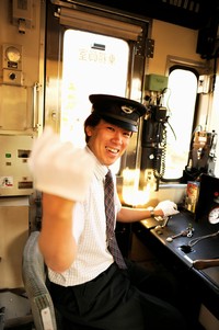 ニコンイメージングジャパンは、7月18日から31日にかけて、仙台市青葉区にあるニコンプラザ仙台で、鉄道写真家の中井精也氏による鉄道写真展「DREAM TRAIN(ドリームトレイン)」「走れ、さんてつ！」を開催する。