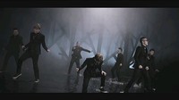 キム・ヒョンジュン（SS501のマンネ）が新曲『Sorry I'm Sorry』のMVティーザー映像を通してカリスマ溢れる男性美を誇示、視線を集中させている。

