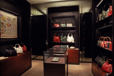 グッチのミュージアム「グッチ・ミュゼオ」世界初のアイコンショップが新宿伊勢丹に期間限定オープン