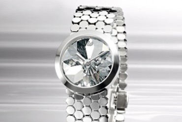 吉岡徳仁がデザインするスワロフスキーのスペシャルウオッチ「Lake of Shimmer」