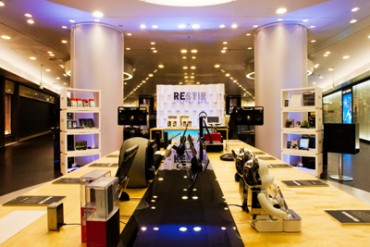 リステアが阪急MEN’S TOKYOに期間限定デジタルバー、新色「Magic Cube」など発売