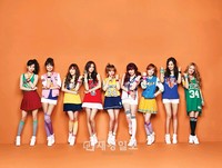 　7月10日夜7時放送の韓国MBC MUSIC『ショーチャンピオン』で、マネージャー、カメラマン、音響、舞台、照明などの放送関係者約100人を対象に「最強の女性アイドルは誰？」というアンケート調査を1カ月間実施した結果が公開され、「少女時代」が1位に選ばれた。