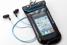 水深10mでも内部には浸水しないという「IPX8」に準拠した防水性能を持つiPhone・スマートフォン用防水ケース「200-PDA092」