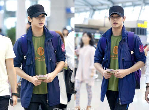 2012年最高にブレイクしている俳優キム・スヒョンが、今回は空港ファッションの最高峰として頭角を表わし、話題になっている。
