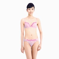 ワコールは、バストボリュームが小さい利用者の不満を解決するブラジャー『Aカップさんのためのブラ』（特許出願中）をワコールウェブストア限定で2日から新発売した。