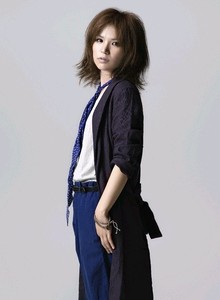 Superflyの4thアルバムリリースを記念して、過去のライブ模様が3夜連続で完全放送される。