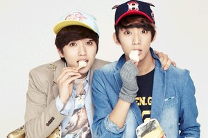 B1A4が、帽子ブランド「HAT’S ON」のファッションキャップSMB(Super Massive Bound)の広告撮影を行った。