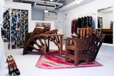 アンリアレイジのショップ「ANREALAGE TOKYO」がリニューアル、テーマは「TIME」