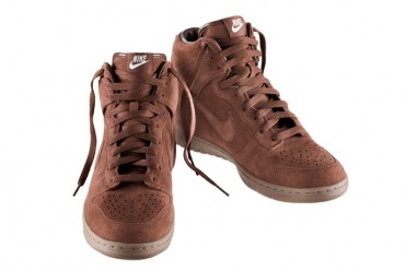 A.P.C.+NIKEのコラボスニーカーが誕生、ダンクとエア マックスをシックにアレンジ