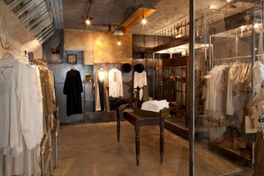 GASA*のコンセプトストアが1周年フェア、手刺繍のハンカチやエプロンワンピースなど新作登場