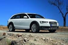 「Audi A4 allroad quattro」（画像：アウディジャパン）