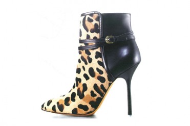 ポリーニのコーナーが銀座三越に初登場、限定ブーツも発売